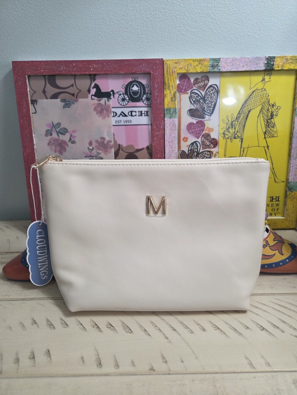 CLOUDWINGS personalized makeup bag features a gold initial "M" NWOT